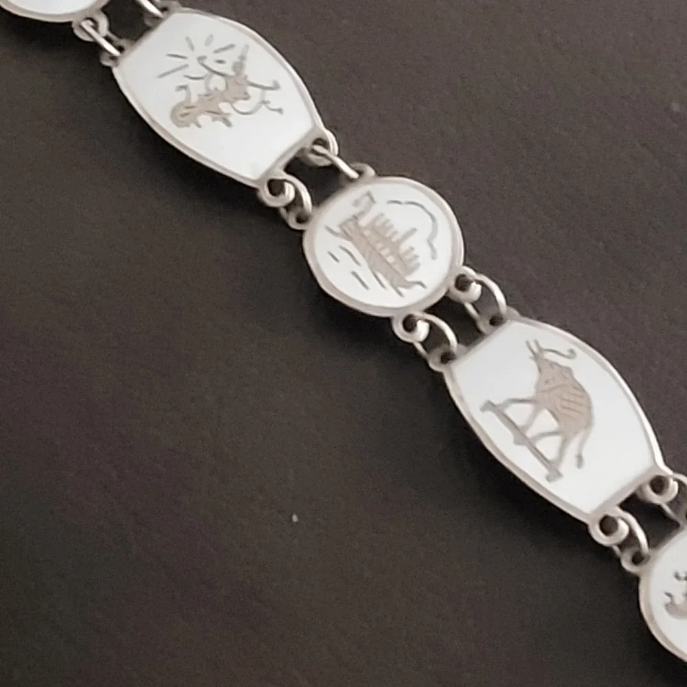 Ernie Donna Seppa Sterling Silver Mythological Good Luck Bracelet Pike Place MKT